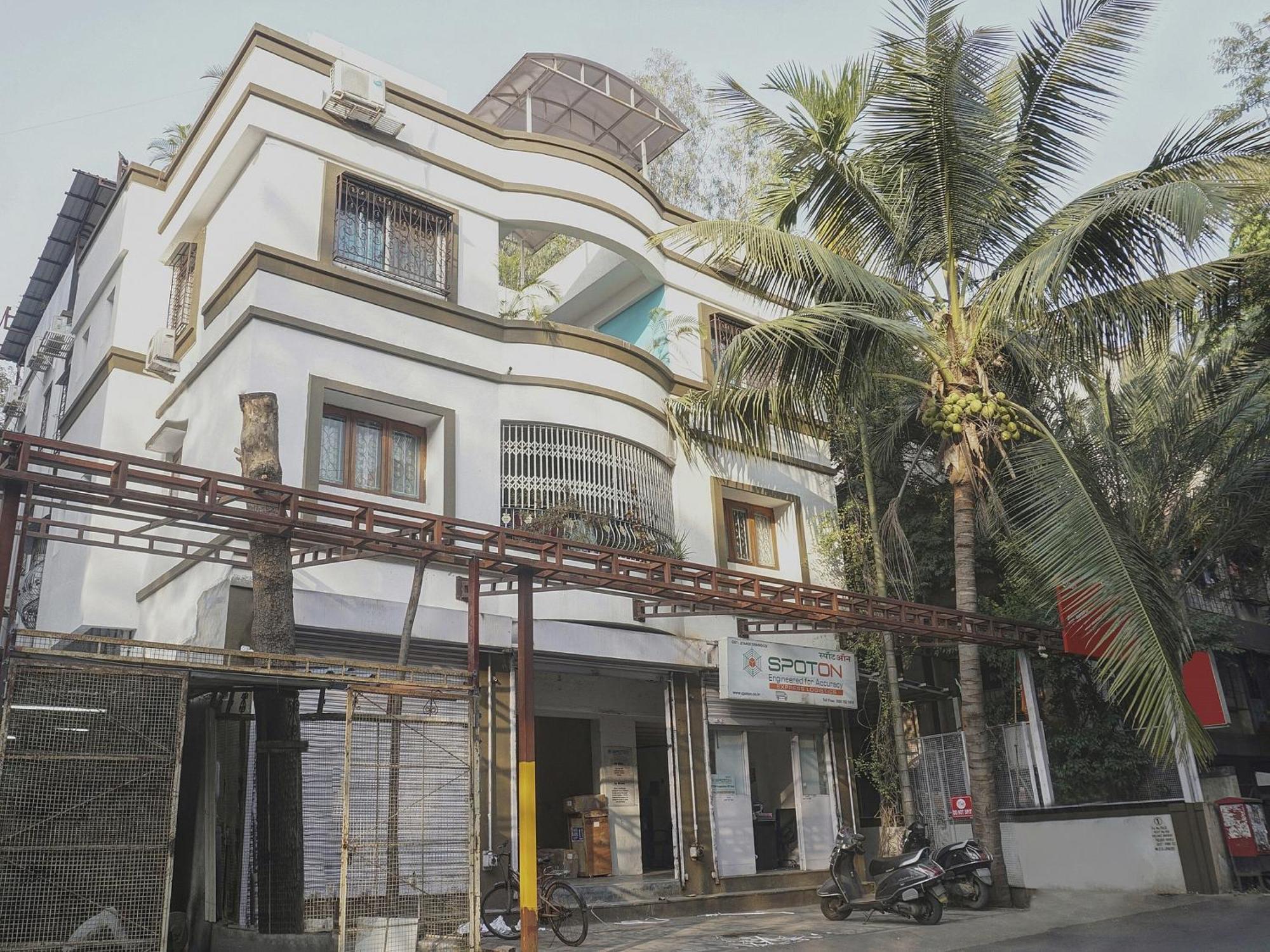 Super Townhouse The Upper Room Near Pune Airport Lohogaon Exteriér fotografie